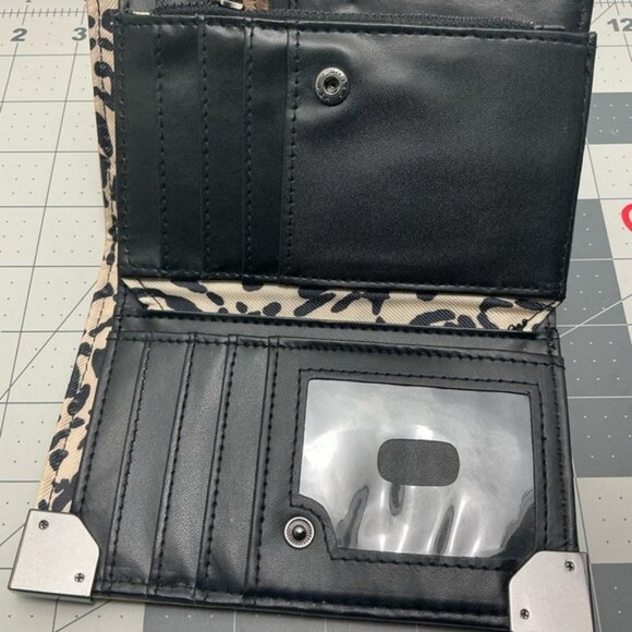 Jessica Simpson Beige Card Holder - Picture 3 of 9